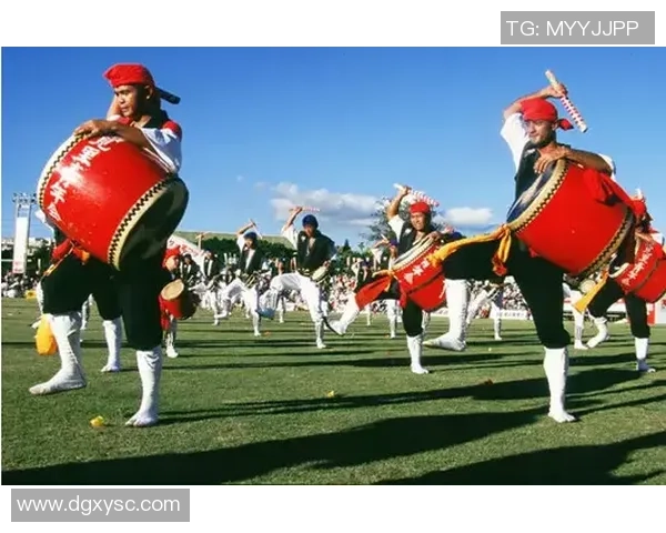 深圳飞盘队在攀岩联赛中的团队协作表现分析与点评